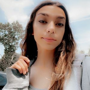 Meet your Posher, Abby